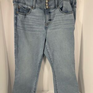 Torrid Cropped Plus Size 18 Jegging High Waist Blue Wash Demin Crop Jeans.